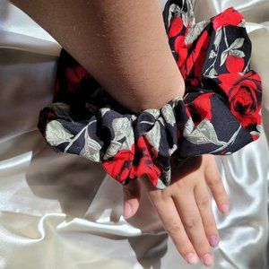 2 for 25! Giant scrunchies!